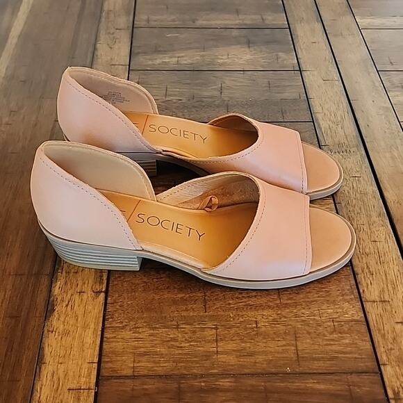 NEW Sole Society Women's Leather Sandal with Stacked Heel - Picture 6 of 8